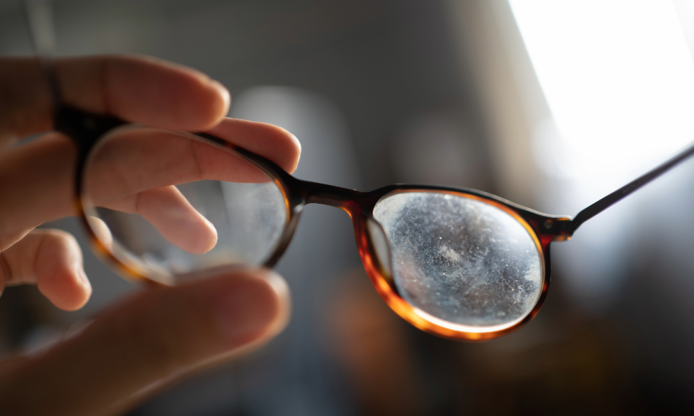 くもったメガネレンズ